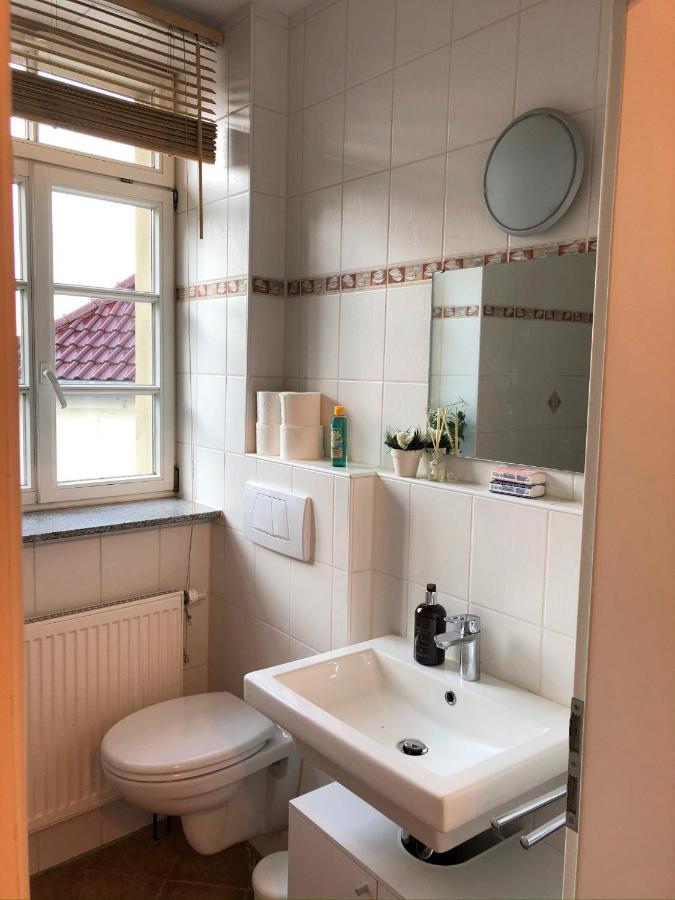 Zentraler Geht Es Kaum - In Koeniglicher Nachbarschaft! Ludwigsburg Esterno foto